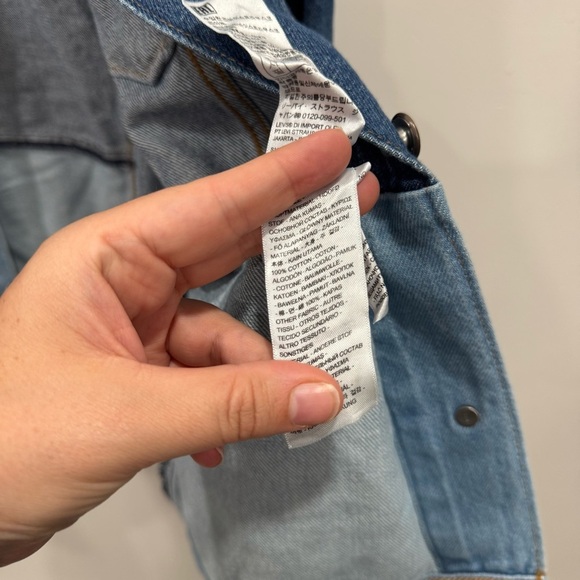 Levi’s Baggy Trucket Jacket Denim Two-Tone Small - Picture 7 of 8